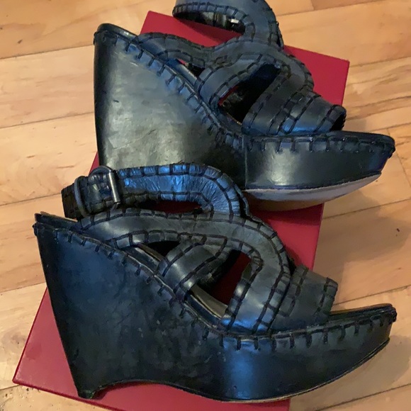 Max Studio Flyaway Wedge Sandals Black 8.5 - Picture 6 of 9